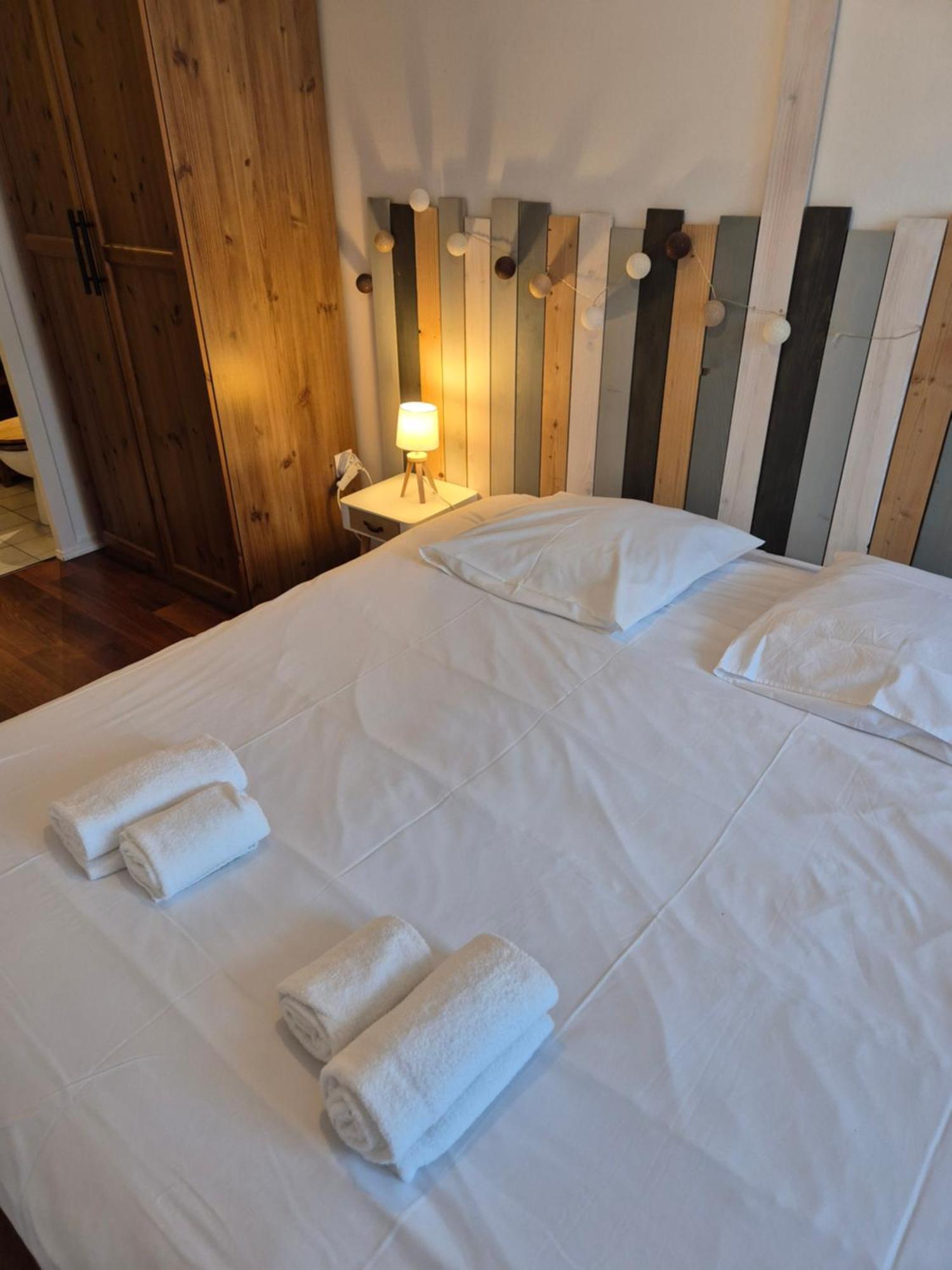 Appartement Luxueux 100M² Bordeaux เลอบูสกาต์ ภายนอก รูปภาพ