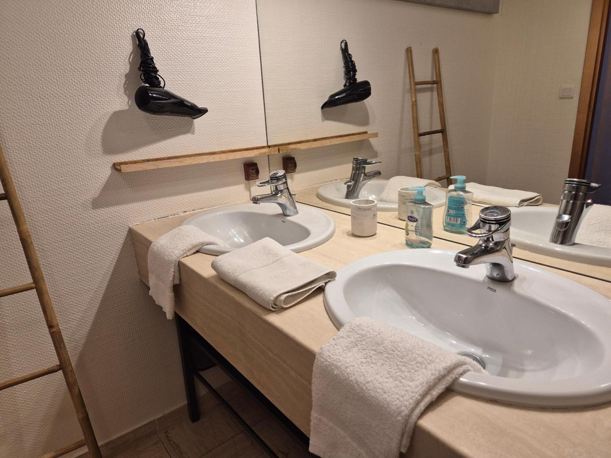 Appartement Luxueux 100M² Bordeaux เลอบูสกาต์ ภายนอก รูปภาพ